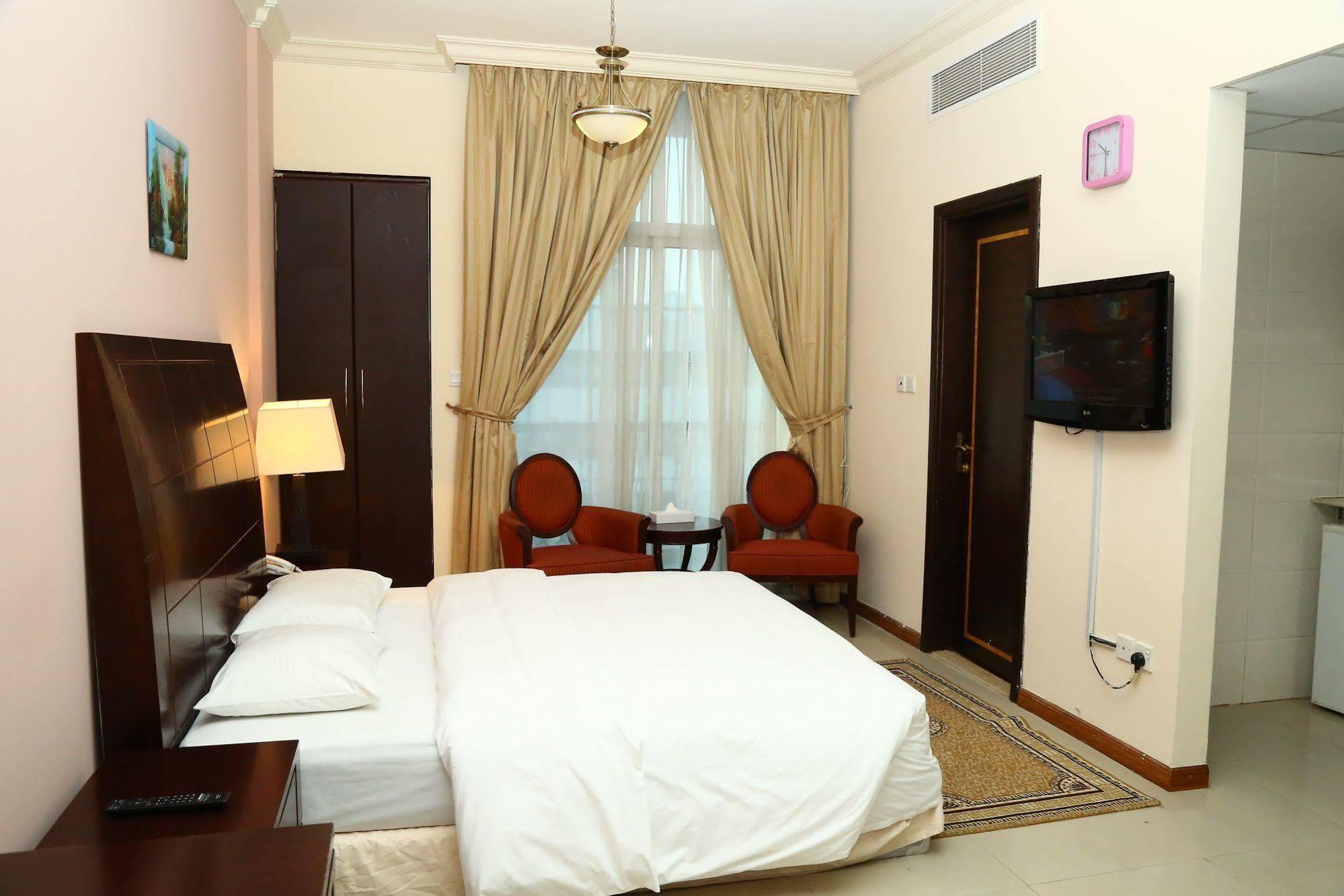 Golden Square Hotel Apartments Dubai Exterior foto