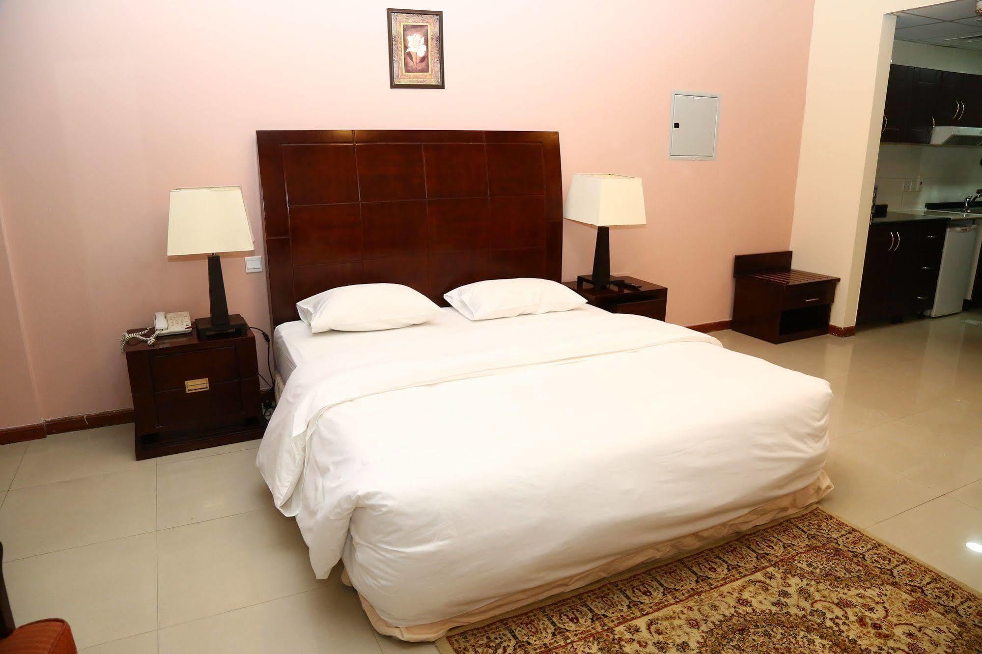 Golden Square Hotel Apartments Dubai Exterior foto